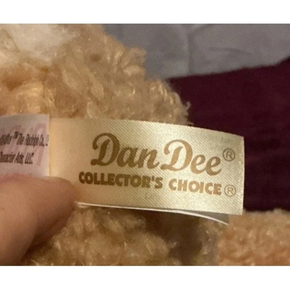 Dan Dee introducing dan